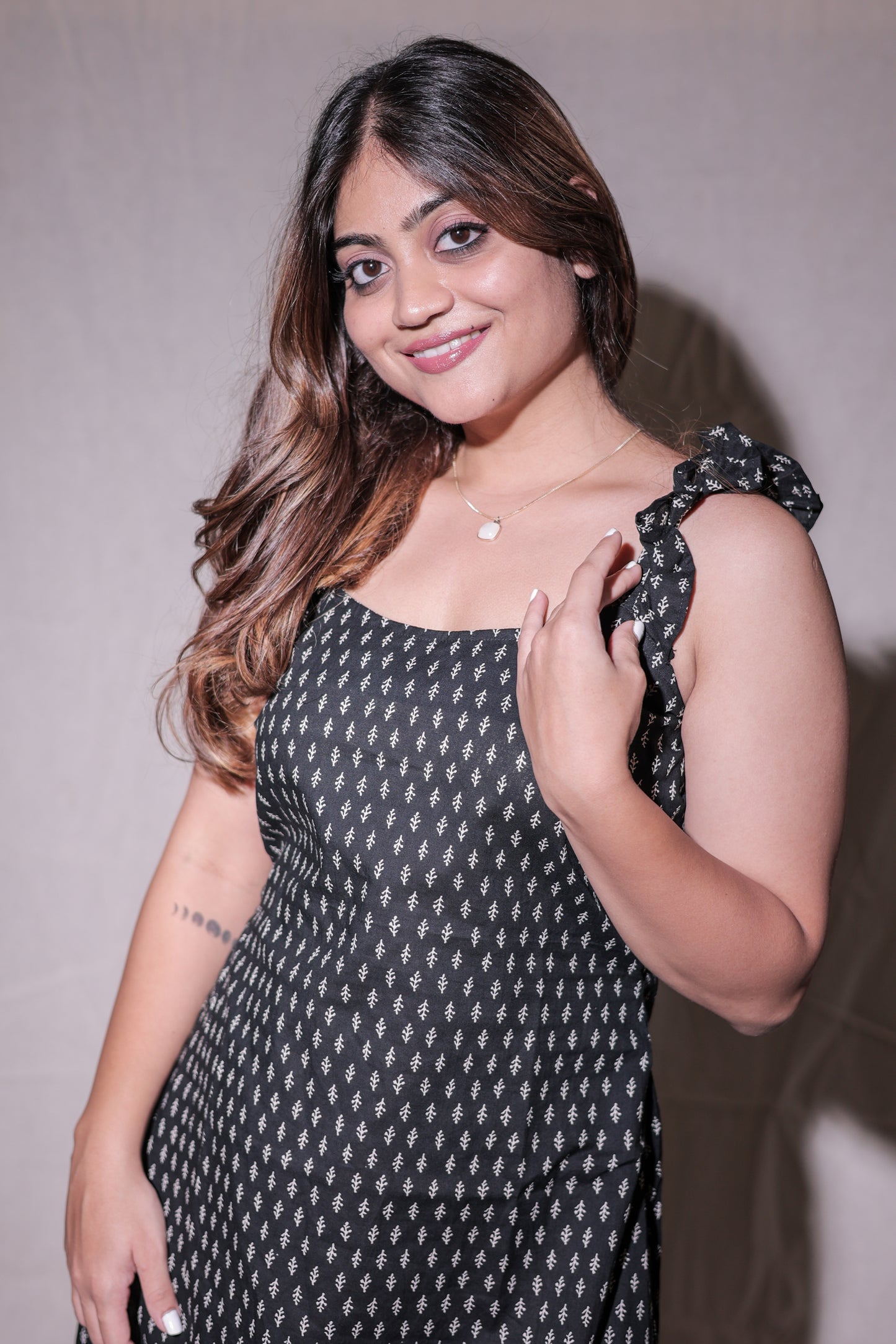 Noorvine Midi Dress