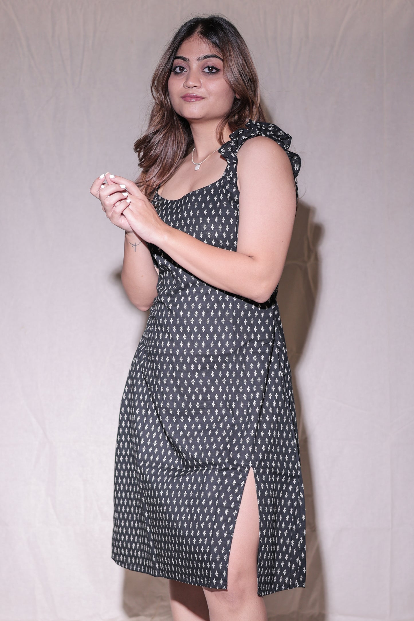 Noorvine Midi Dress